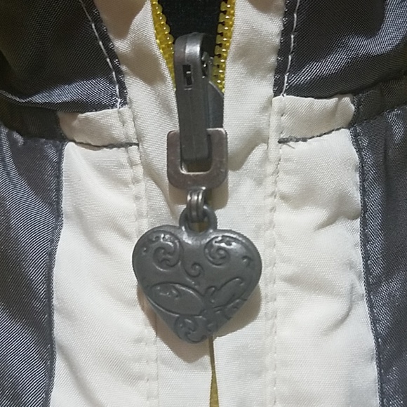 Three Hearts Reversible Vest - Picture 3 of 8